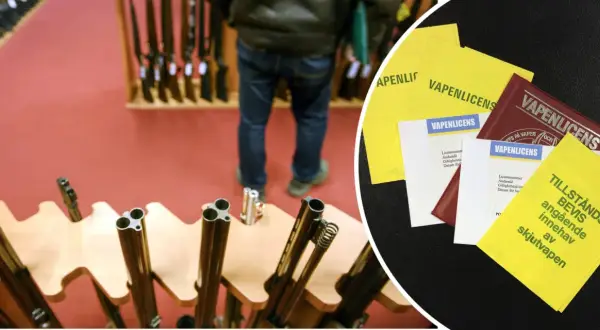 Vapenlicens tid. En person står framför vapenhyllor. Till höger syns flera vapenlicenser och ett tillstånd bevis angående innehav av skjutvapen.