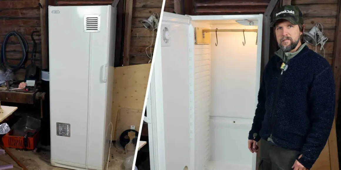Man visar upp ett modifierat kylrum för jakt. Kylskåpet har fått ventilation och krokar för upphängning.